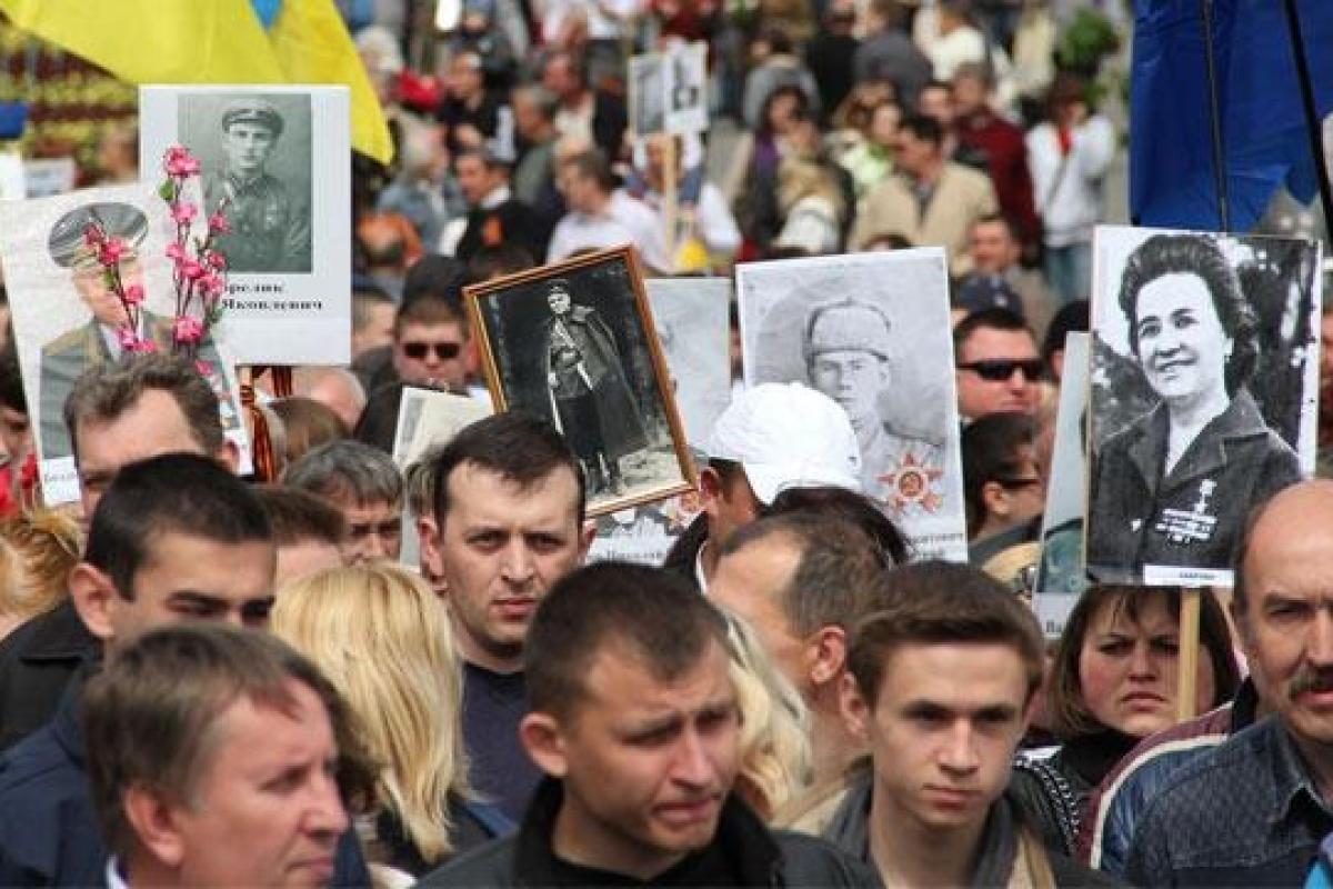 "Бессмертный полк": В Крыму продают "воевавших дедов" "Бессмертный полк": В Крыму продают "воевавших дедов"