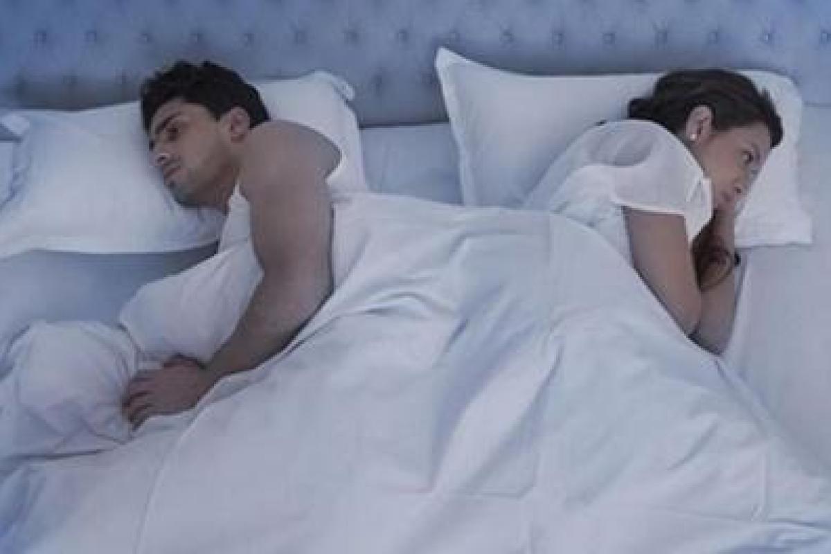 Ученые выяснили, почему семейным парам нельзя спать в одной постели Ученые выяснили, почему семейным парам нельзя спать в одной постели