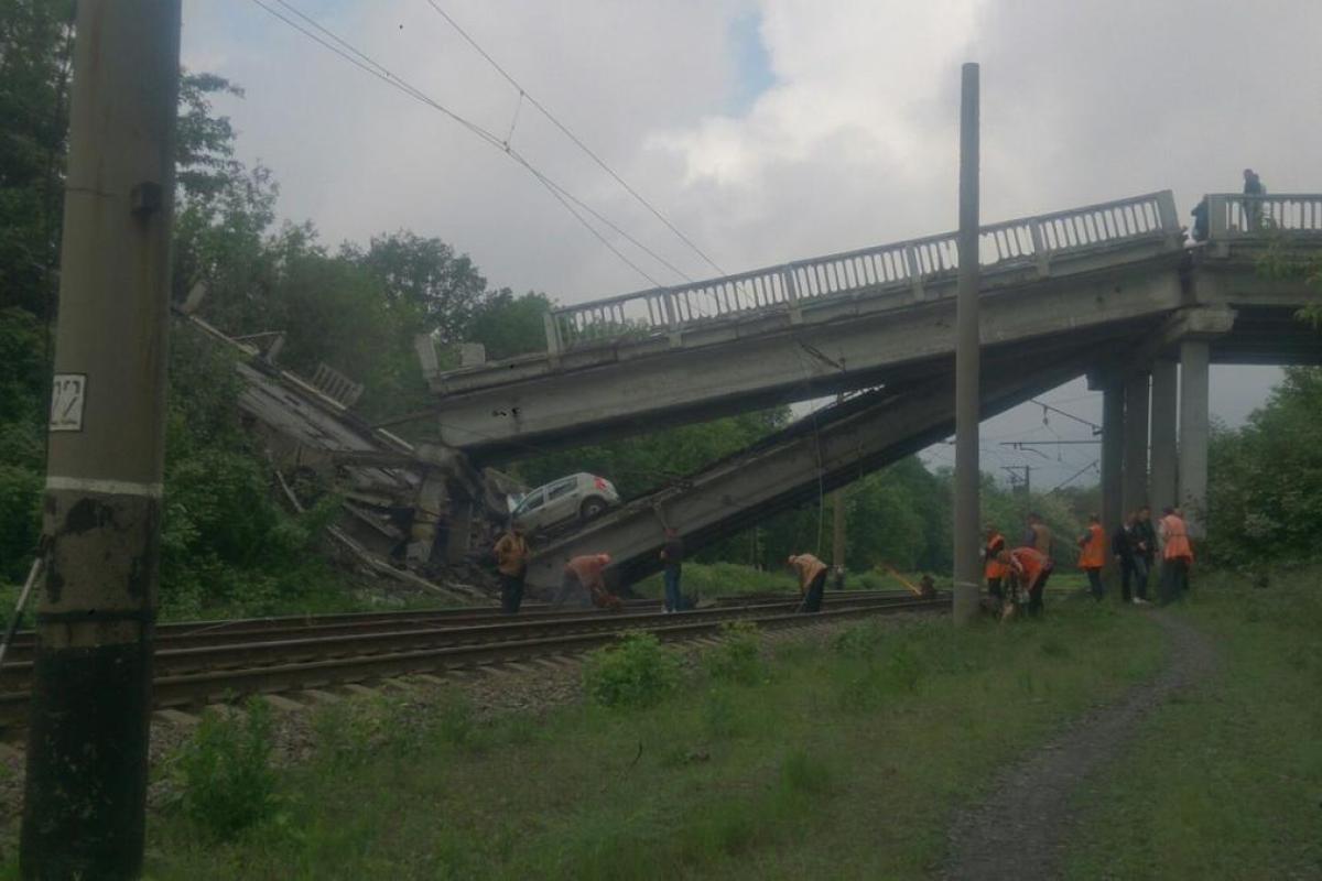 На оккупированной части Луганской области взорвали мост - соцсети