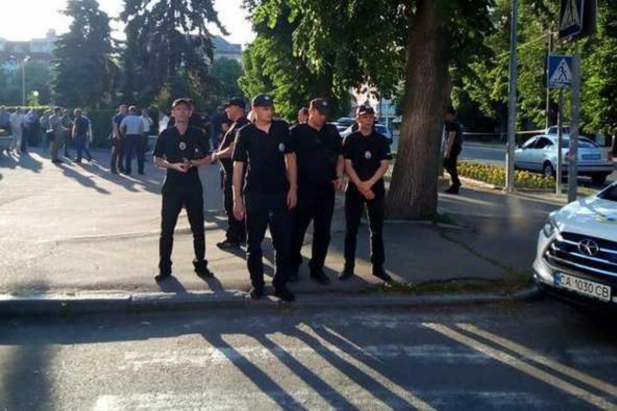 В Черкассах убит депутат от партии "Батькивщина" В Черкассах убит депутат от партии "Батькивщина"