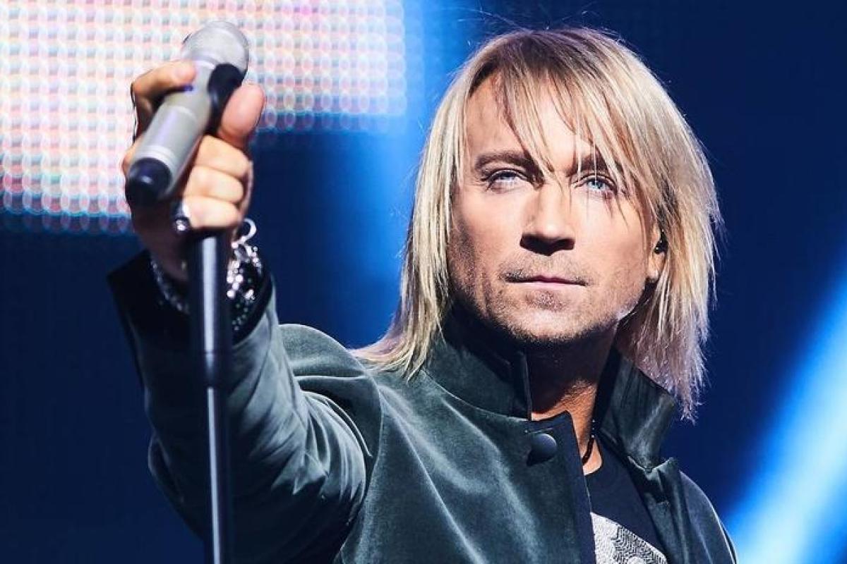 В сети появилось видео с похорон матери украинского певца Олега Винника В сети появилось видео с похорон матери украинского певца Олега Винника