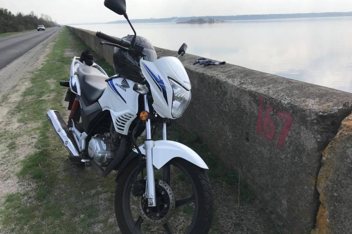 У брата Найема из-под здания суда угнали мотоцикл У брата Найема из-под здания суда угнали мотоцикл