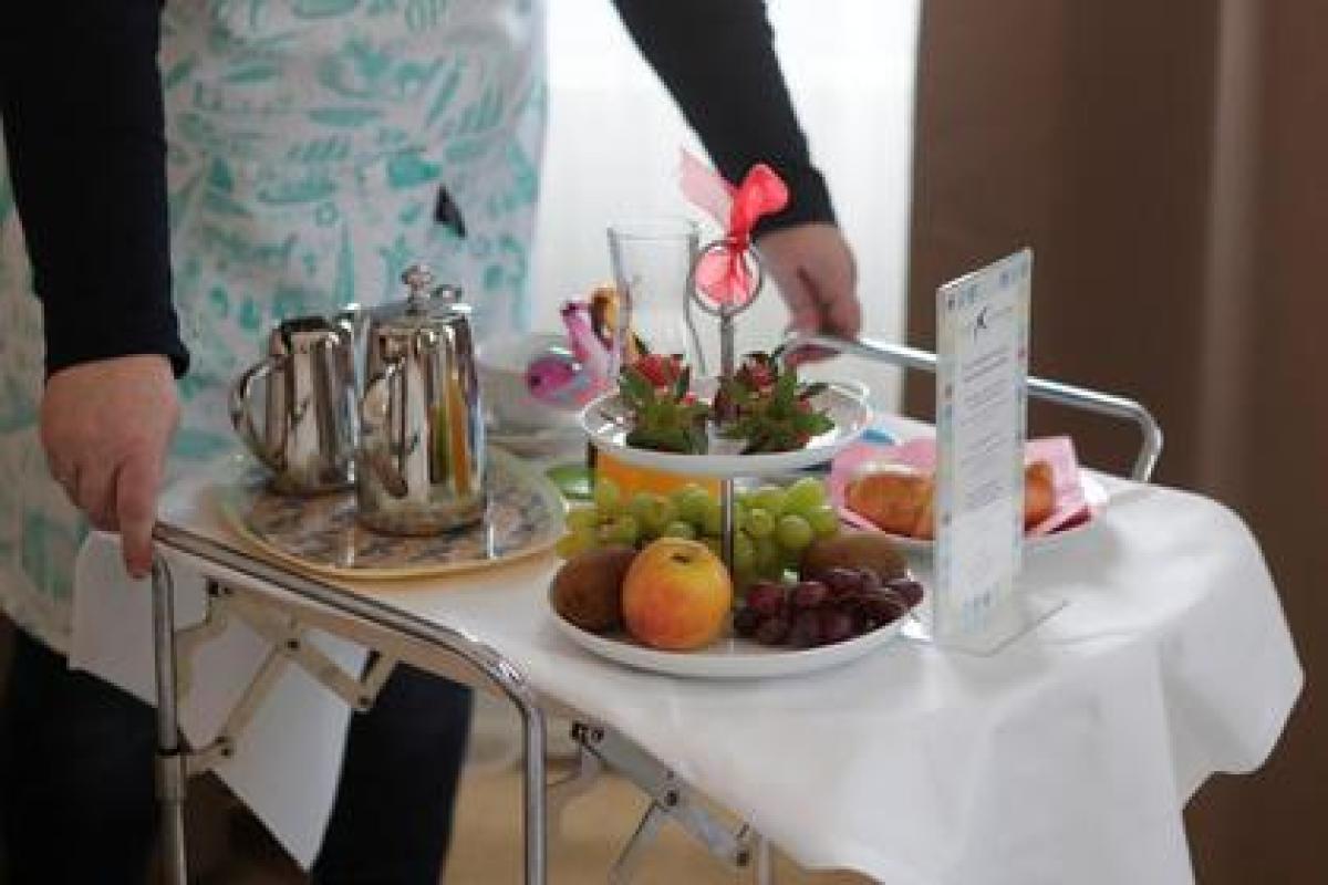 "Еда для русских в углу": В итальянском отеле унизили туристов из РФ