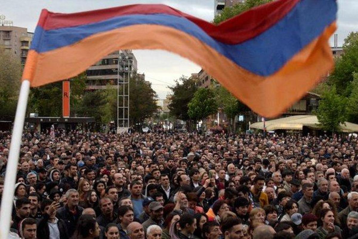 В Армении протесты парализовали транспортную систему, а в правящей партии сделали громкое заявление В Армении протесты парализовали транспортную систему, а в правящей партии сделали громкое заявление