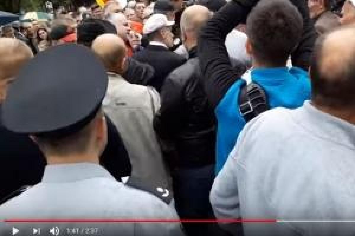 "Бессмертный полк" в Мелитополе: акция закончилась масштабной дракой