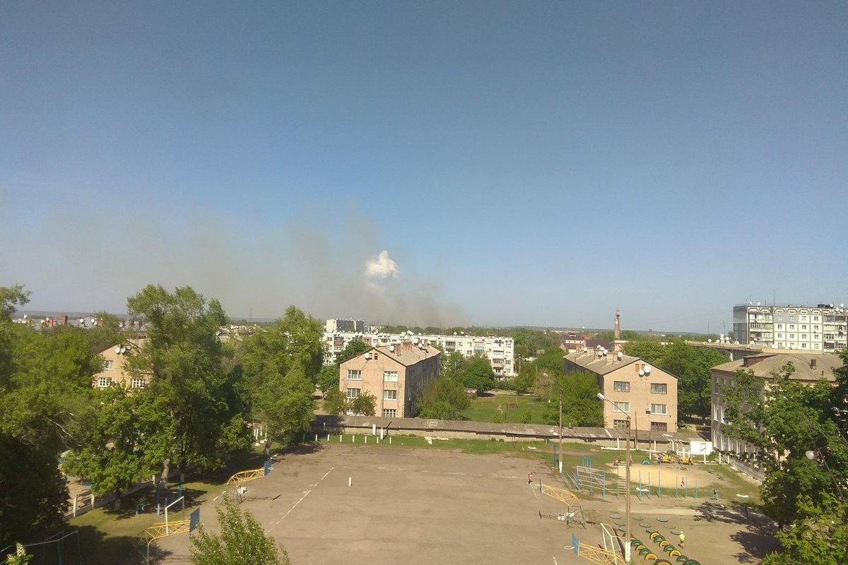 Пожар и взрывы в Балаклее: ситуация в городе контролируемая, идет эвакуация людей Пожар и взрывы в Балаклее: ситуация в городе контролируемая, идет эвакуация людей