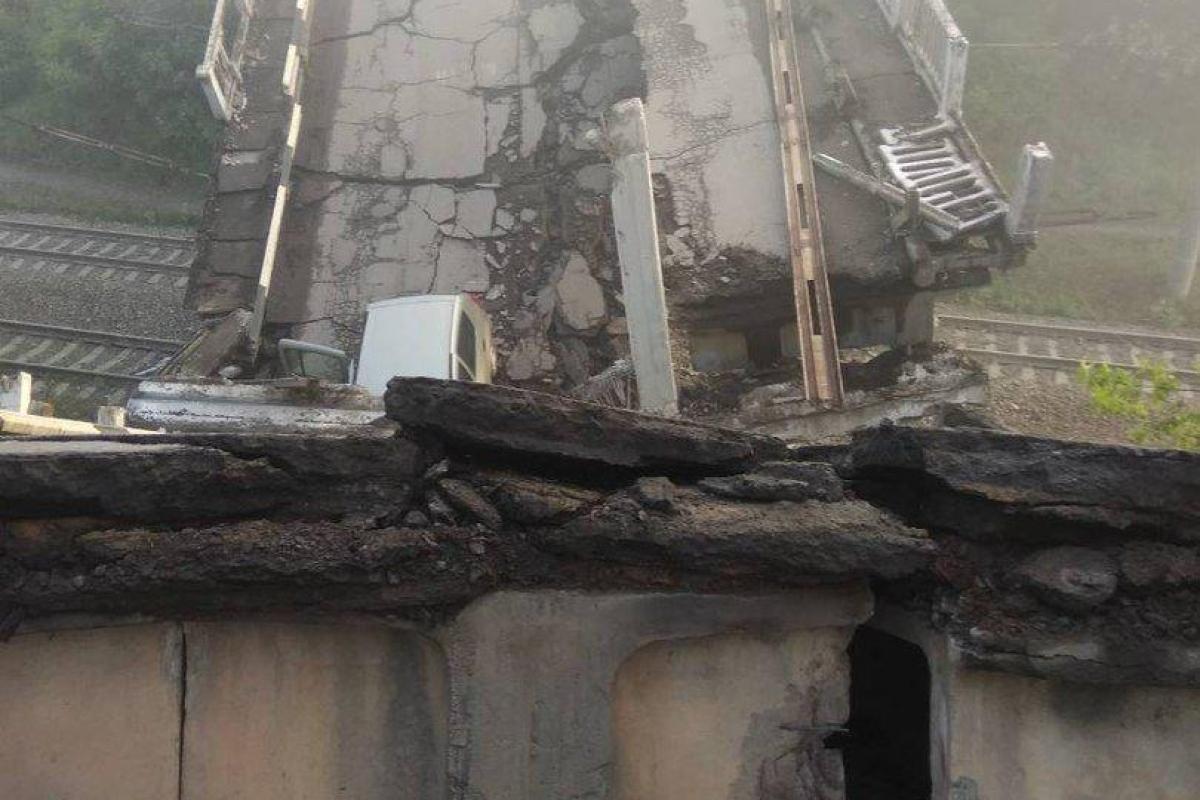 "Взрыва могло и не быть": журналист выдвинул свою версию разрушения моста на Луганщине