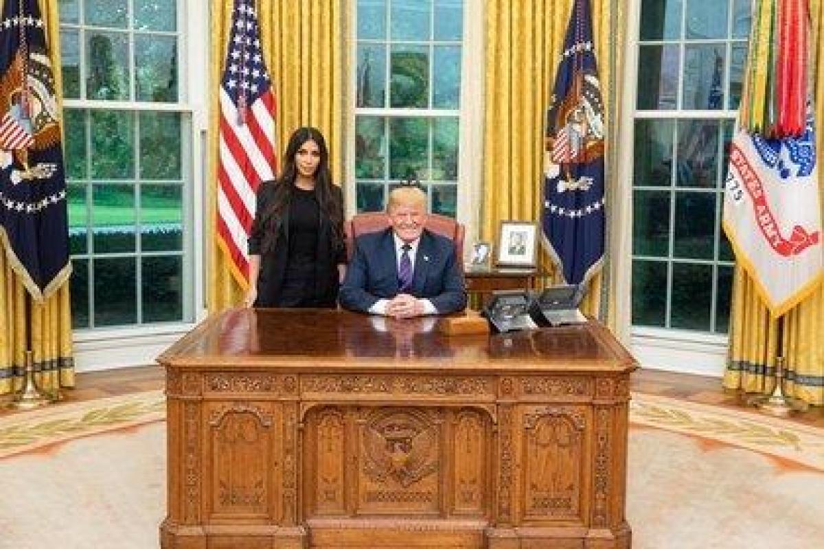 Скандальная Ким Кардашьян обсудила с Трампом проблемы преступления и наказания Скандальная Ким Кардашьян обсудила с Трампом проблемы преступления и наказания
