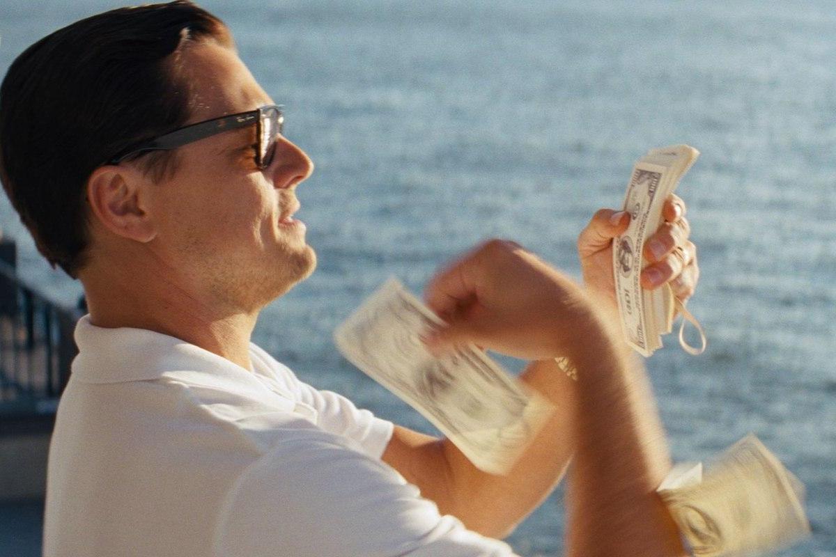 В Швейцарии безработная россиянка оставила в кафе 7400 долларов на чай