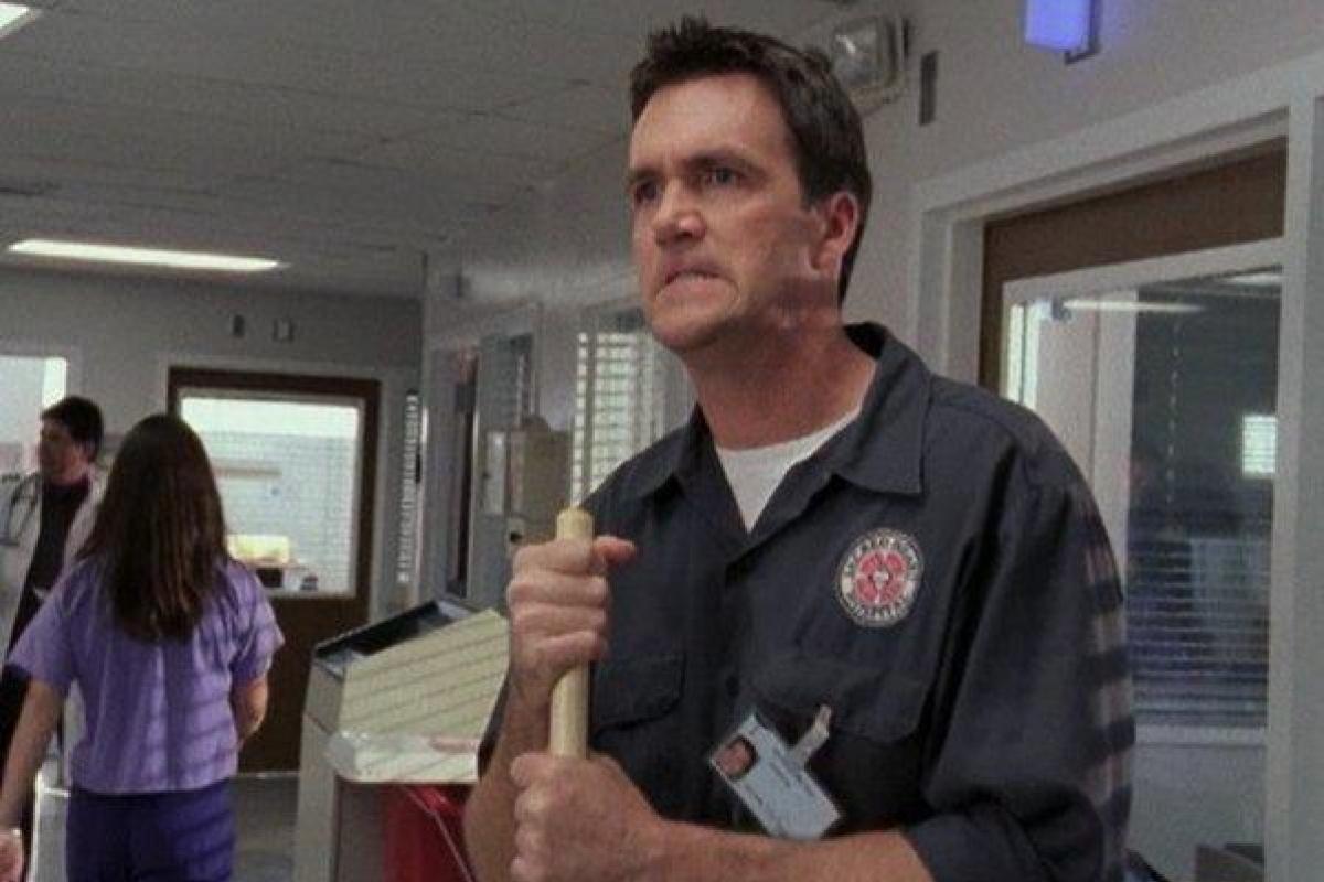 В России санитаров медцентра перевели в уборщики, чтобы не повышать им зарплату