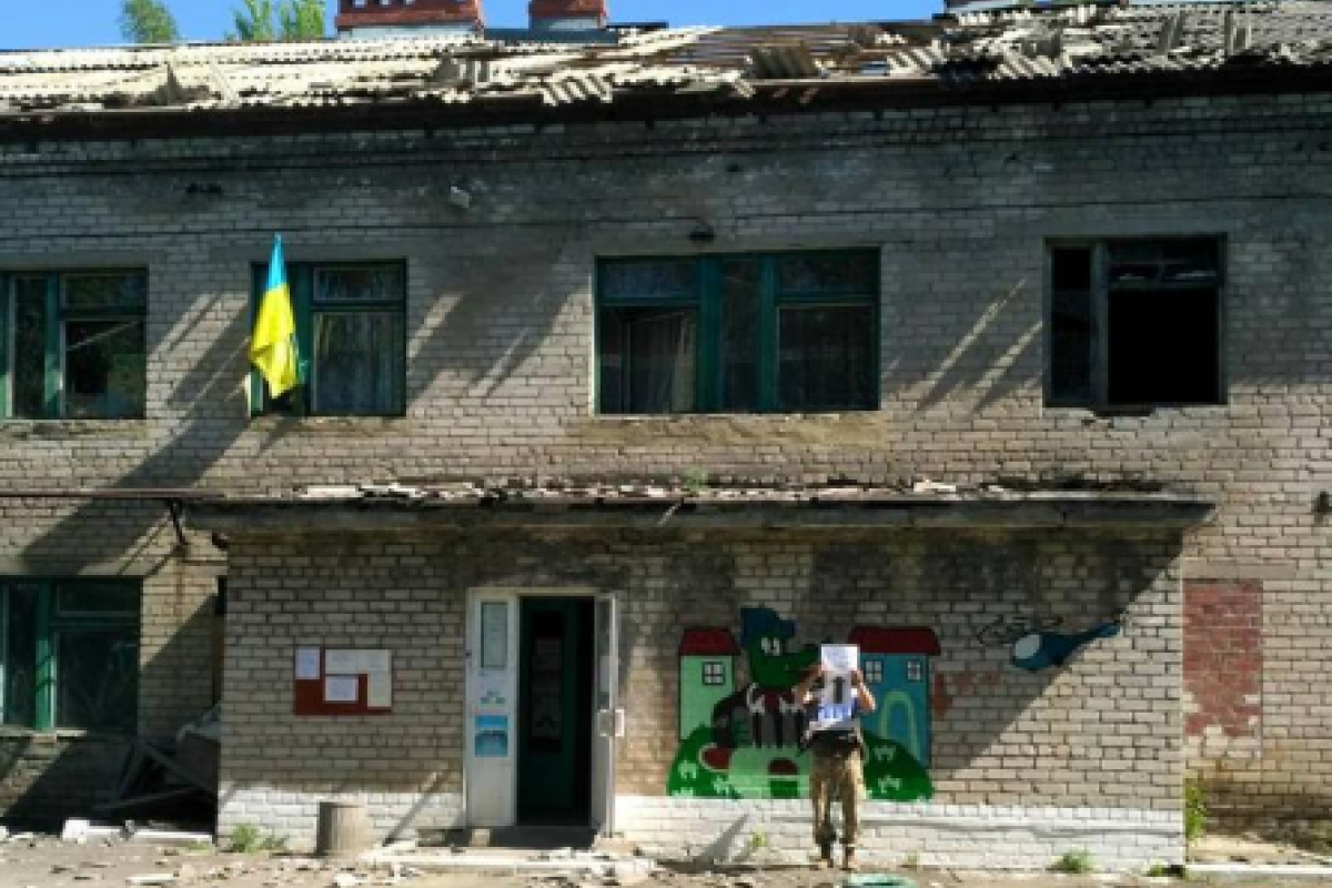 Оккупанты обстреляли Майорск: снаряды попали в дома мирных жителей