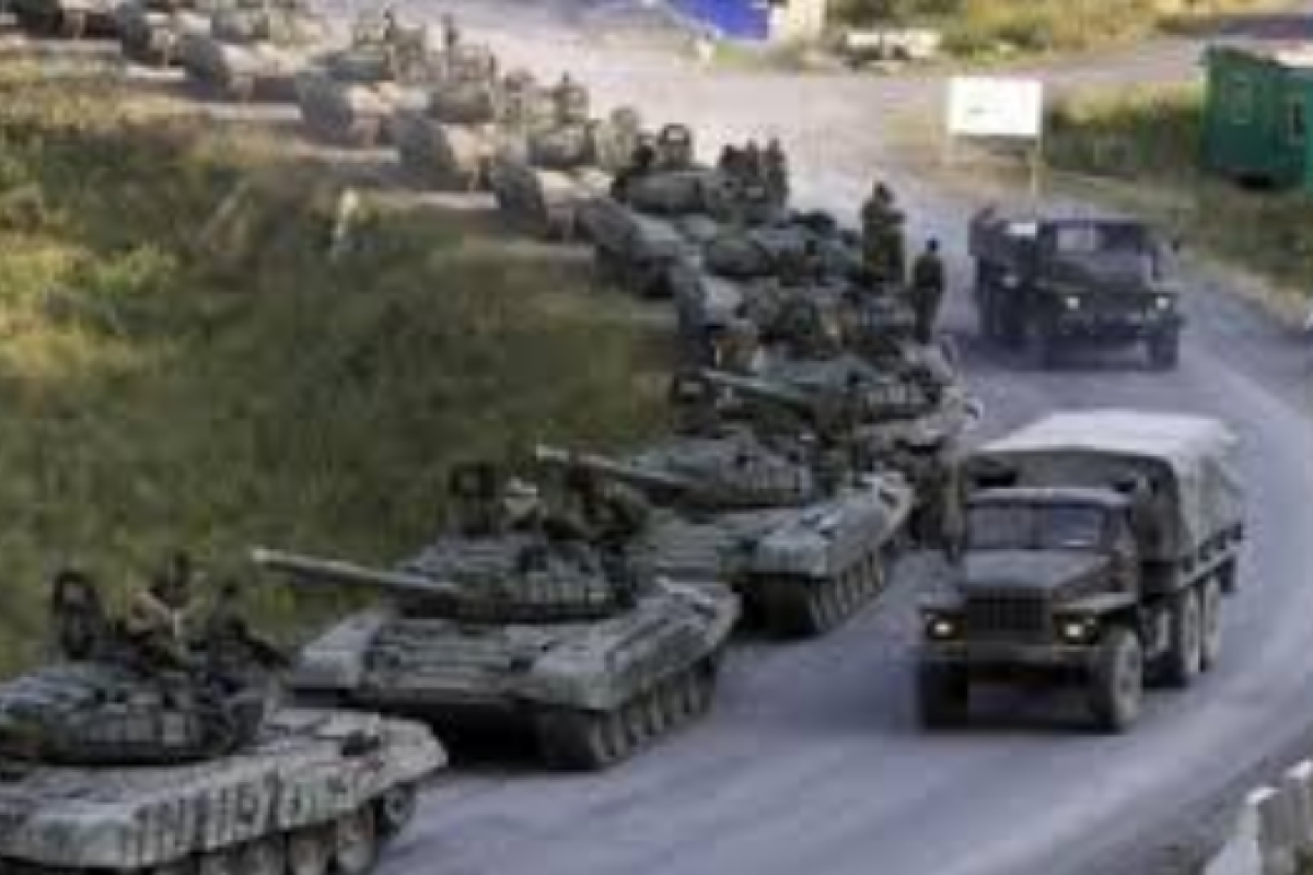 В сети сообщают о большом количестве российской техники, которая направляется в сторону Горловки В сети сообщают о большом количестве российской техники, которая направляется в сторону Горловки