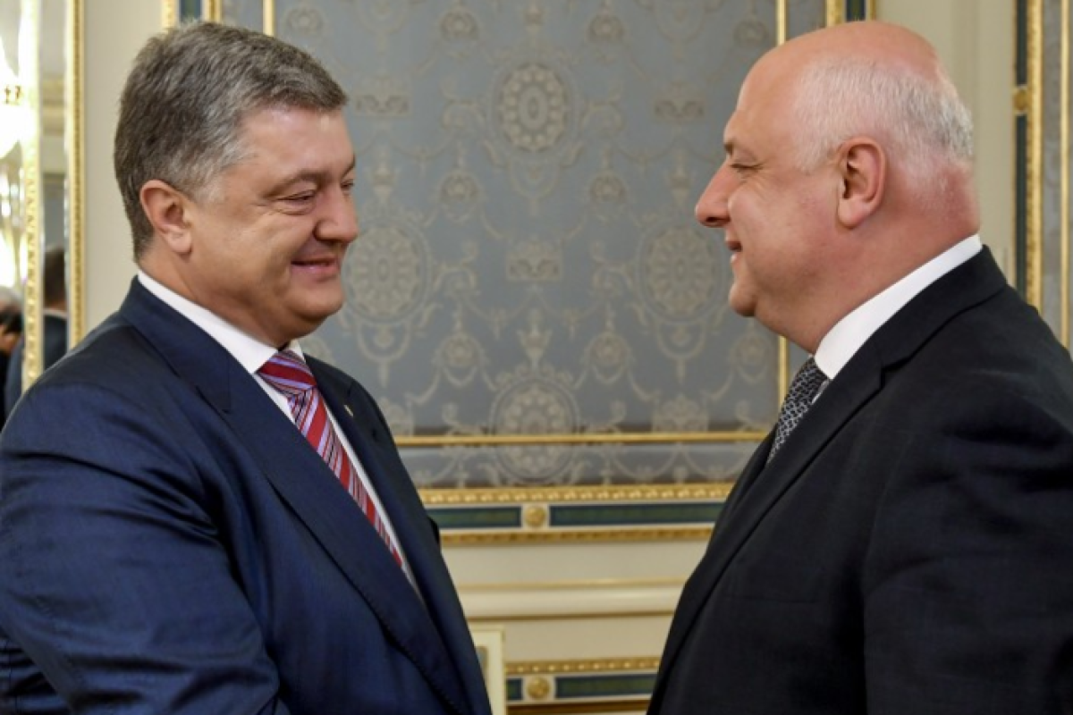 Порошенко встретился с Президентом Парламентской ассамблеи ОБСЕ Порошенко встретился с Президентом Парламентской ассамблеи ОБСЕ