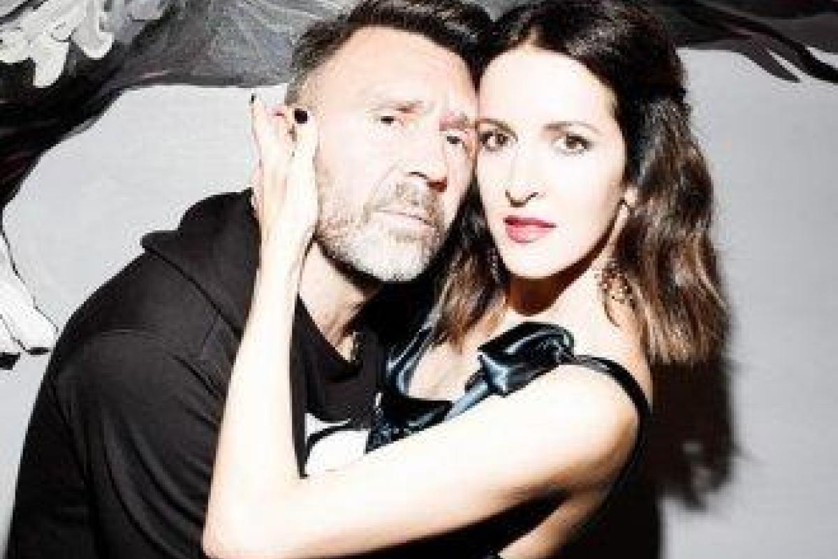 Шнуров разводится с женой: лидер группы "Ленинград" сделал заявление Шнуров разводится с женой: лидер группы "Ленинград" сделал заявление