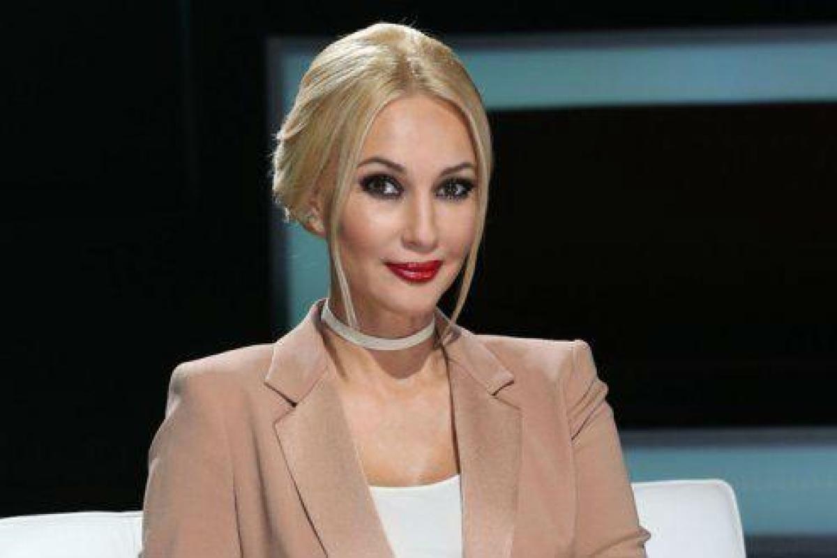 Телеведущую Леру Кудрявцеву заподозрили в имитации беременности Телеведущую Леру Кудрявцеву заподозрили в имитации беременности