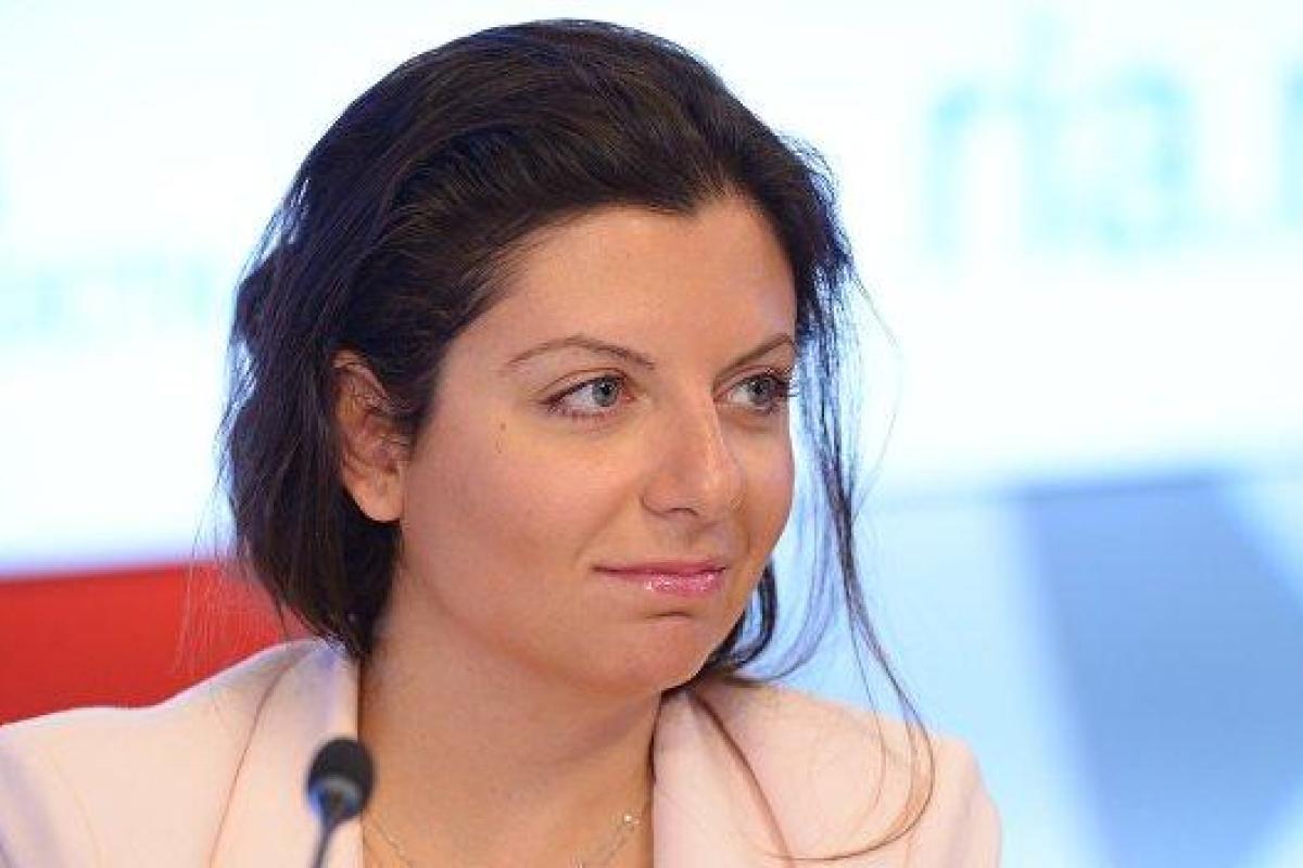 Российская пропагандистка вызвала Порошенко на дуэль и выбрала необычное «оружие» Российская пропагандистка вызвала Порошенко на дуэль и выбрала необычное «оружие»