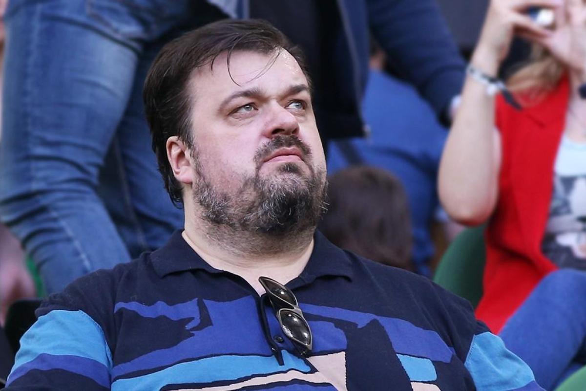 Василий Уткин больше не будет комментировать матчи ЧМ-2018 в эфире "Первого канала" Василий Уткин больше не будет комментировать матчи ЧМ-2018 в эфире "Первого канала"