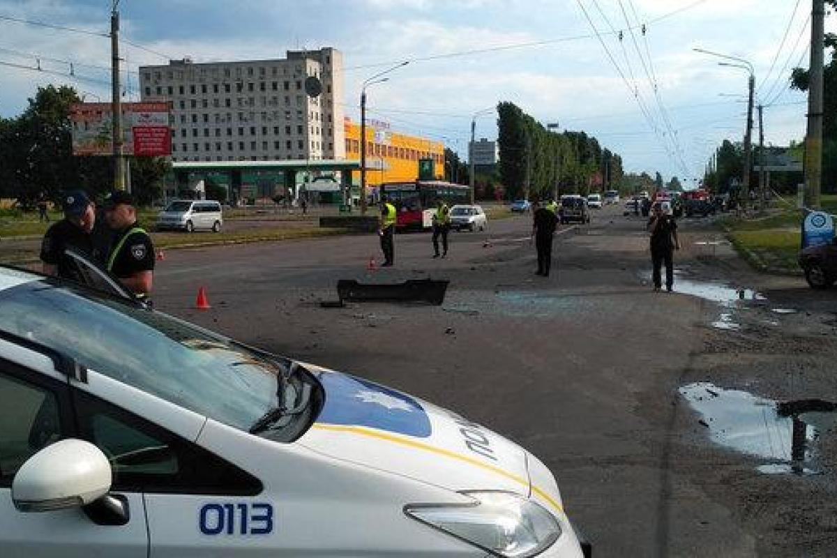 Взрыв автомобиля в Черкассах: СМИ сообщают о смерти известного бизнесмена Взрыв автомобиля в Черкассах: СМИ сообщают о смерти известного бизнесмена