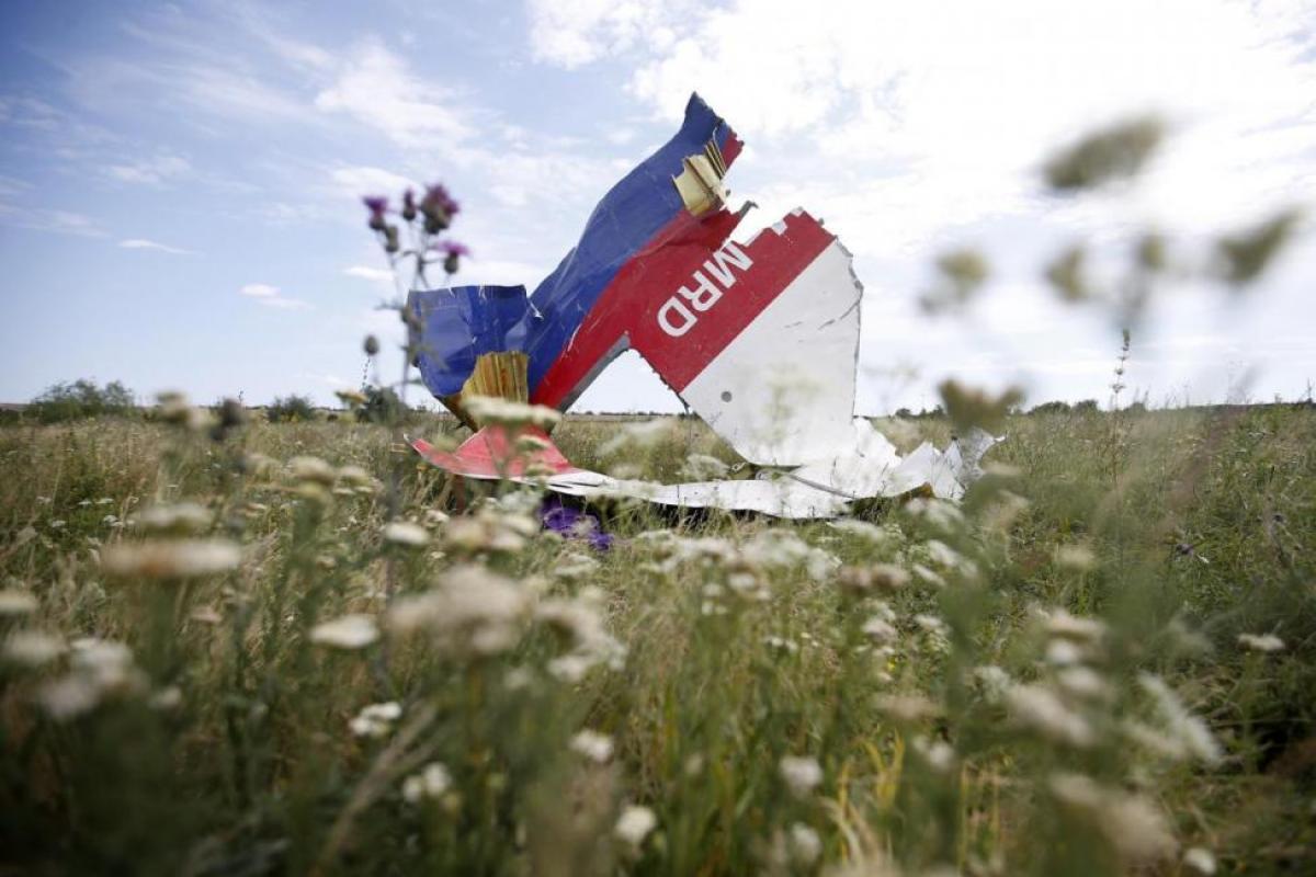 Катастрофа MH17 в Донецкой области: украинские и российские спецслужбы обвинили в шпионаже Катастрофа MH17 в Донецкой области: украинские и российские спецслужбы обвинили в шпионаже