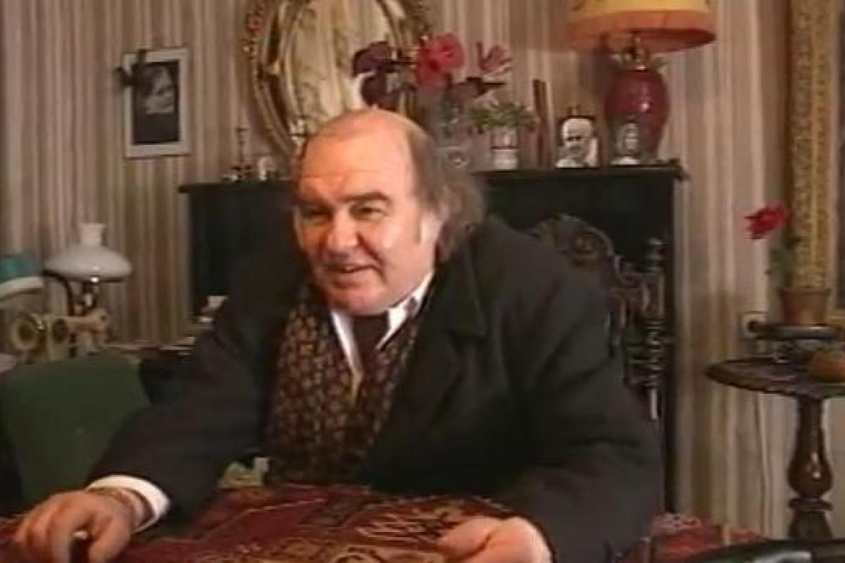 Актера из сериала "Бандитский Петербург" обнаружили мертвым в собственной квартире Актера из сериала "Бандитский Петербург" обнаружили мертвым в собственной квартире