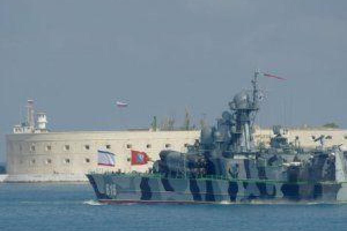 РФ перебросила почти 50 боевых кораблей в Азовское море: будет ли масштабное наступление?