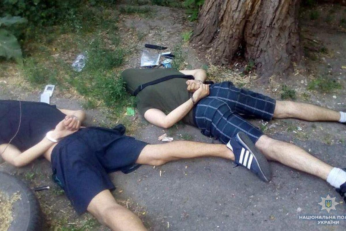 В Хмельницком арестовали банду рэкетиров, которые "выбивали" несуществующие долги