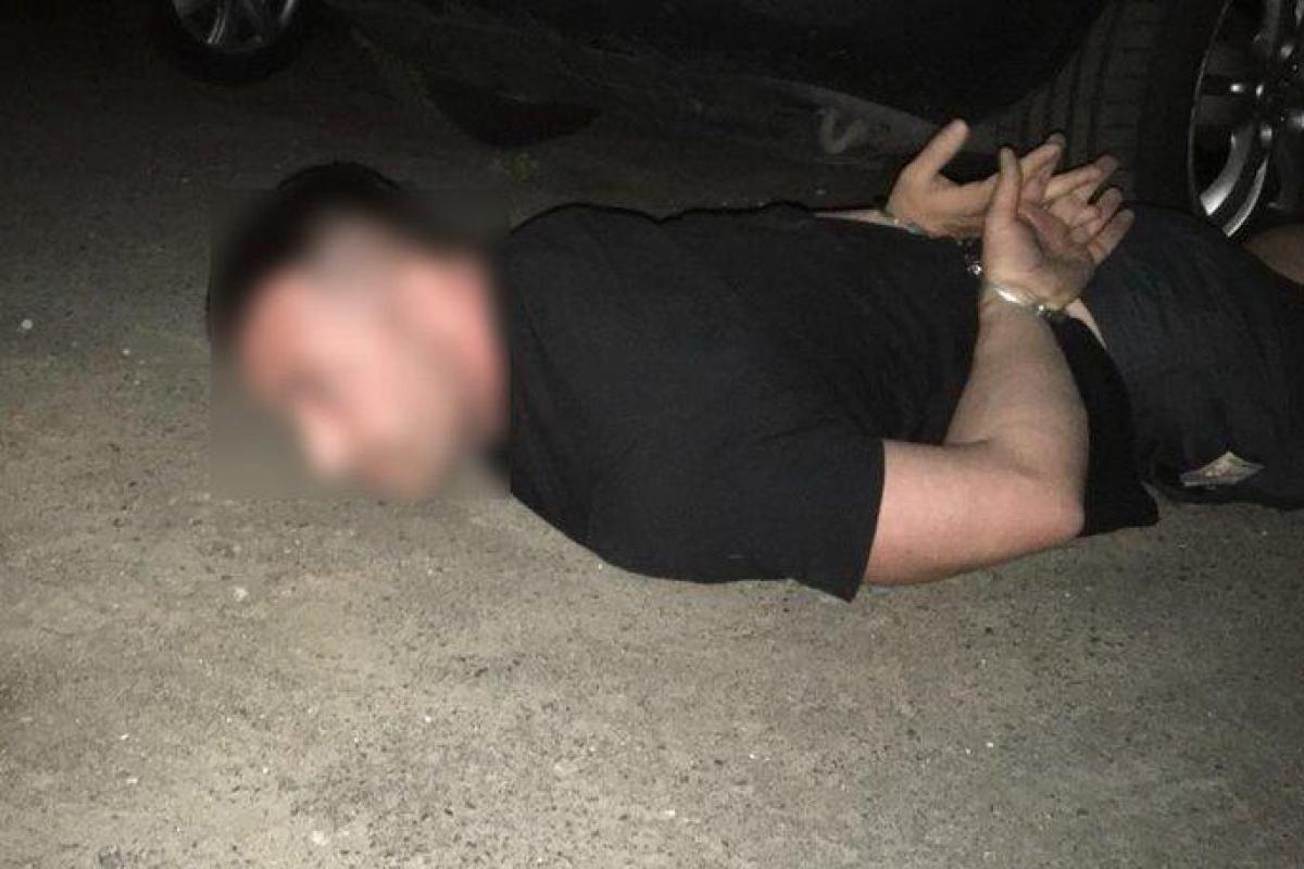 В Киеве СБУ задержала банду россиян, которые промышляли вымогательством В Киеве СБУ задержала банду россиян, которые промышляли вымогательством