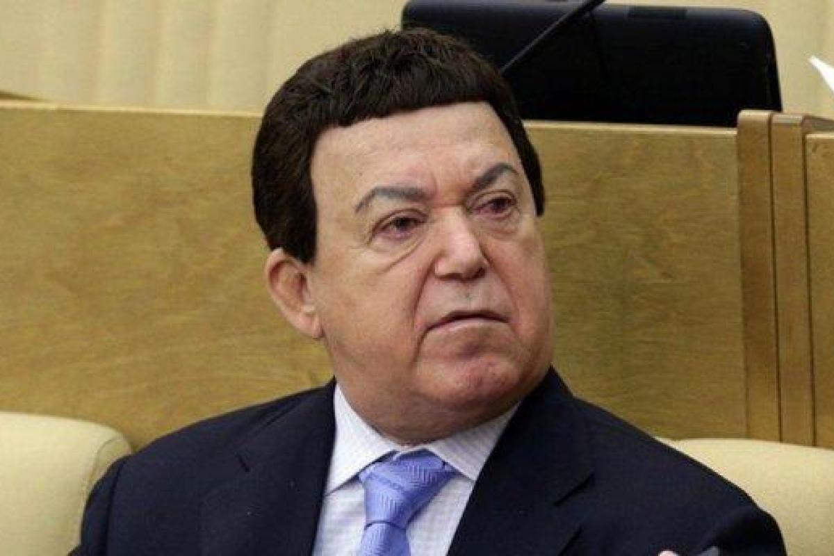 В Москве госпитализировали Кобзона В Москве госпитализировали Кобзона