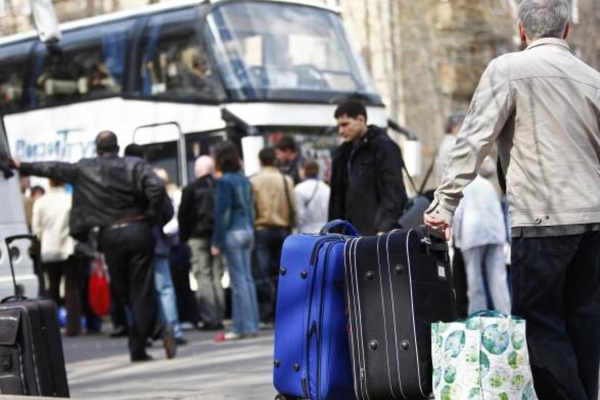 В Кабмине придумали, как заставить заробитчан платить взносы в ПФУ: реакция украинцев  В Кабмине придумали, как заставить заробитчан платить взносы в ПФУ: реакция украинцев