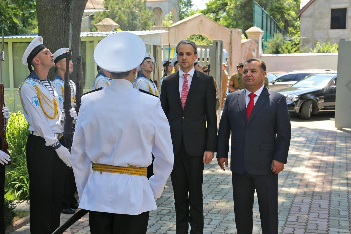 Полторак встретился с министром обороны Молдовы