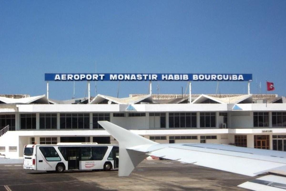 Украинские туристы вторые сутки не могут вылететь из Туниса Украинские туристы вторые сутки не могут вылететь из Туниса