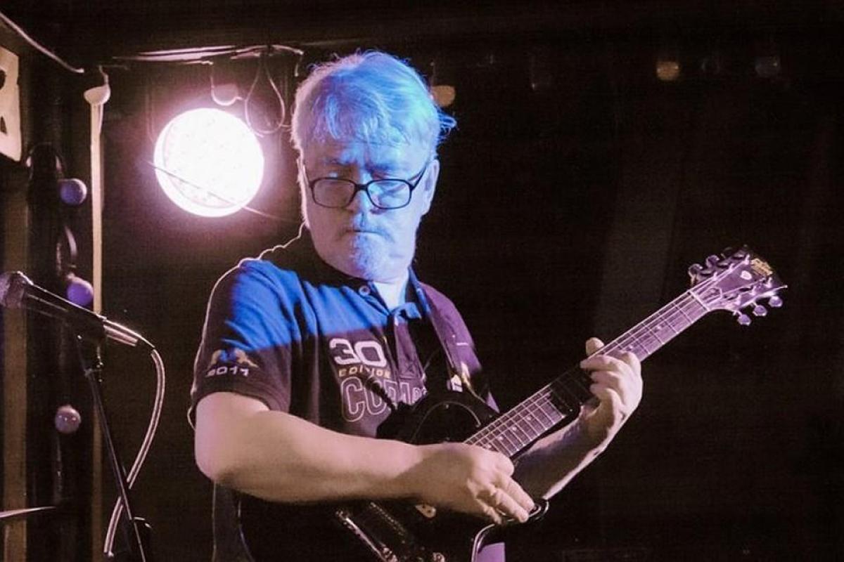 В Португалии от жуткой болезни умер российский музыкант, которого сняли с самолета из-за неприятного запаха В Португалии от жуткой болезни умер российский музыкант, которого сняли с самолета из-за неприятного запаха