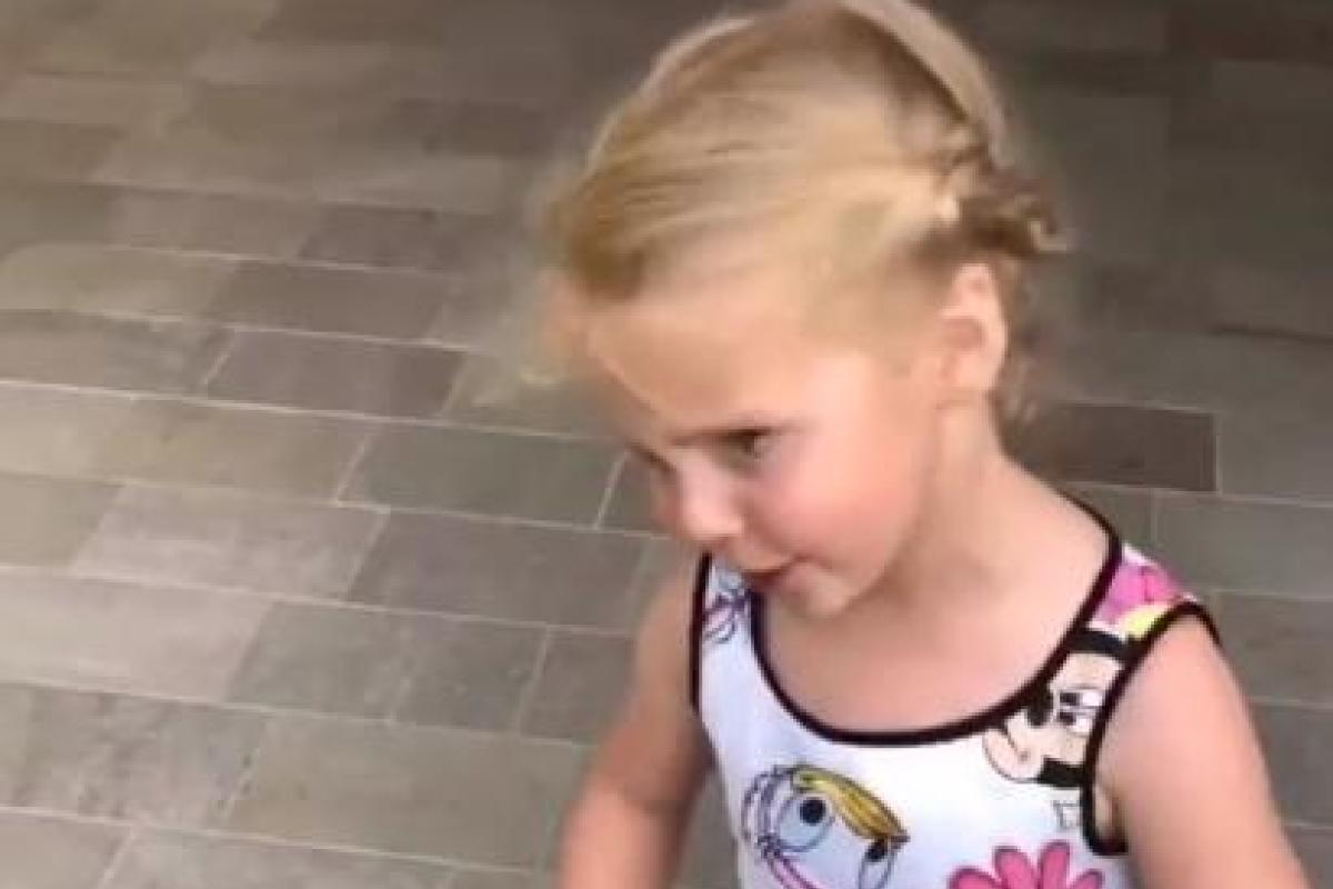 "Командирша Лиза": Максим Галкин показал новое видео со своими детьми "Командирша Лиза": Максим Галкин показал новое видео со своими детьми