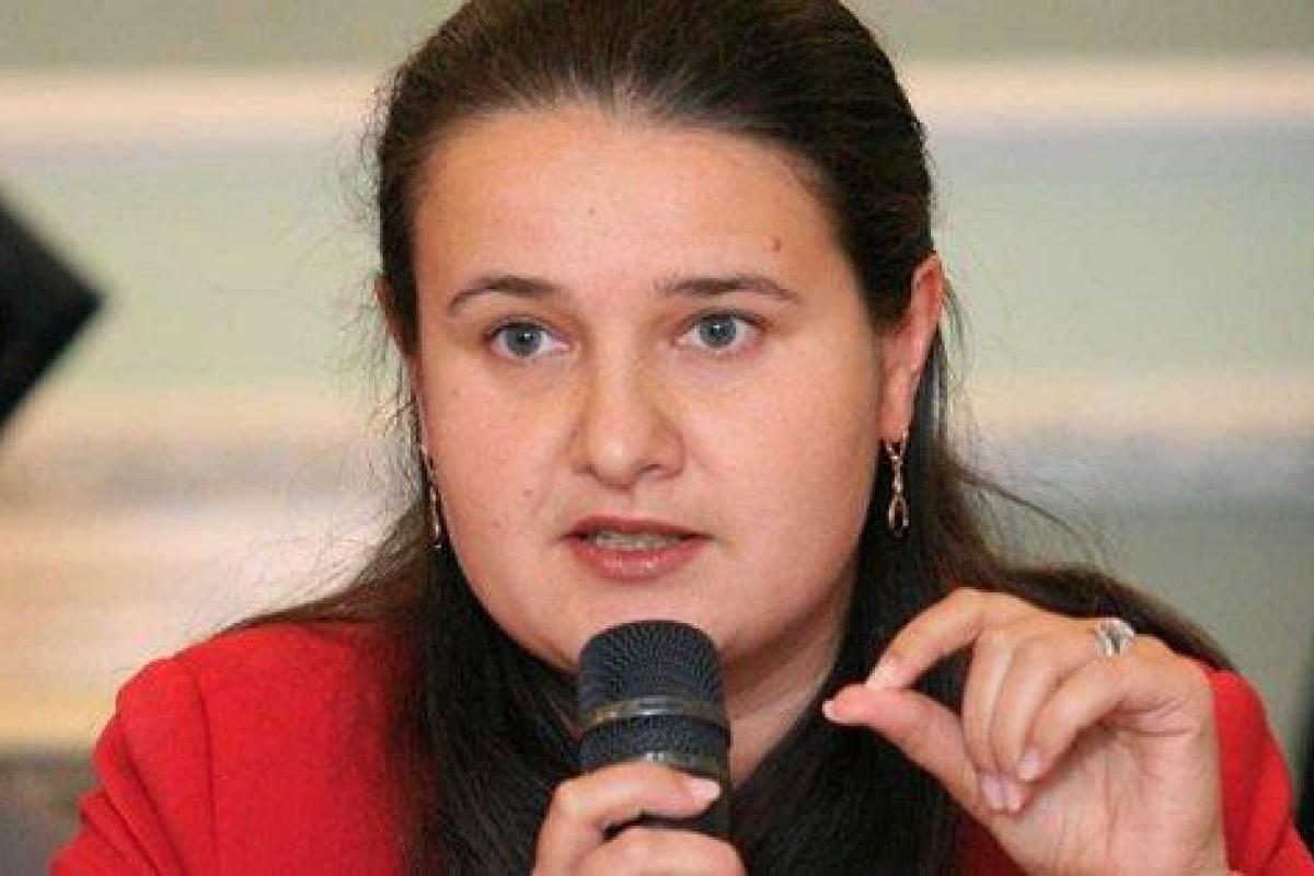 Уволенному министру финансов нашли замену: Гройсман представил Оксану Маркарову Уволенному министру финансов нашли замену: Гройсман представил Оксану Маркарову