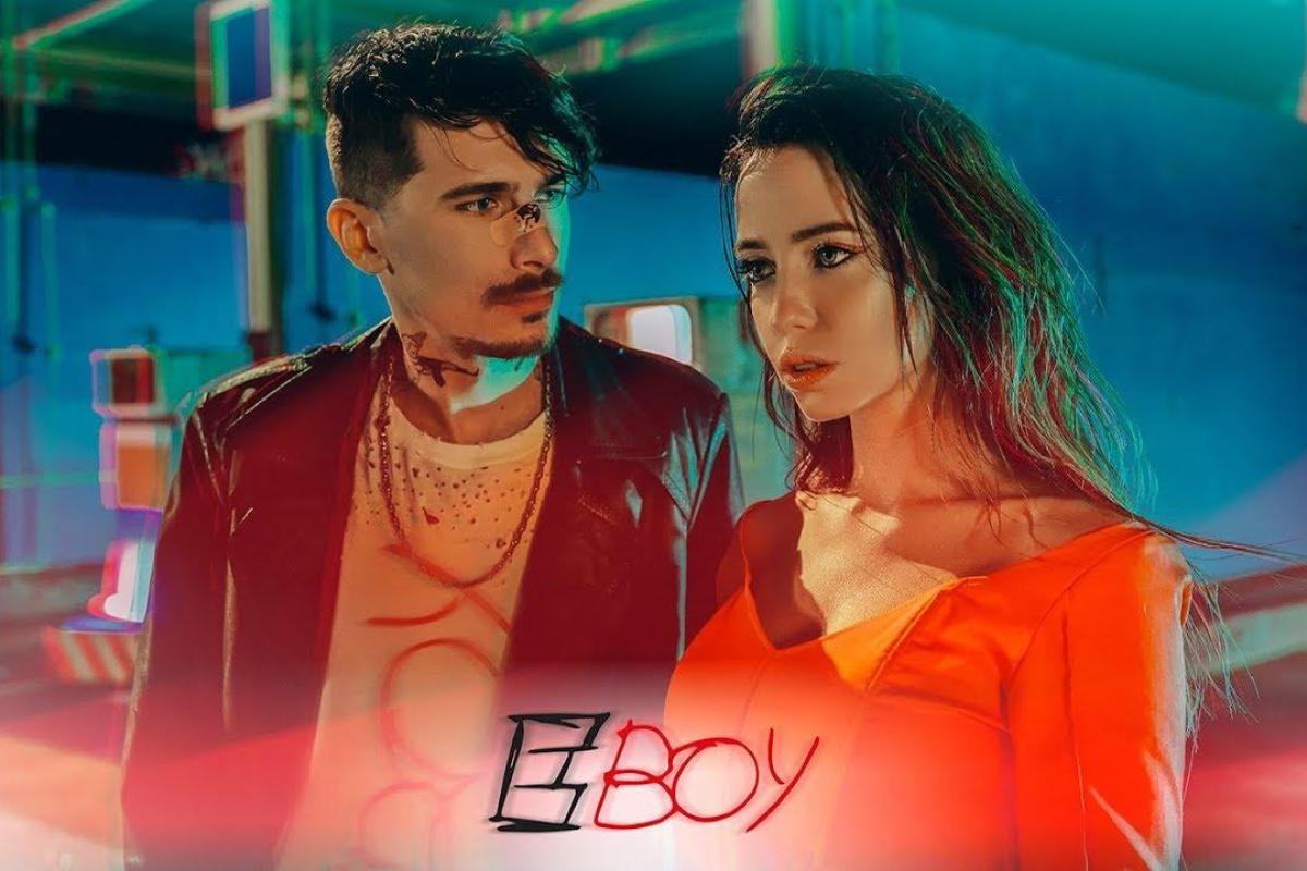 Новый клип группы "Время и Стекло" бьет рекорды по просмотрам Новый клип группы "Время и Стекло" бьет рекорды по просмотрам