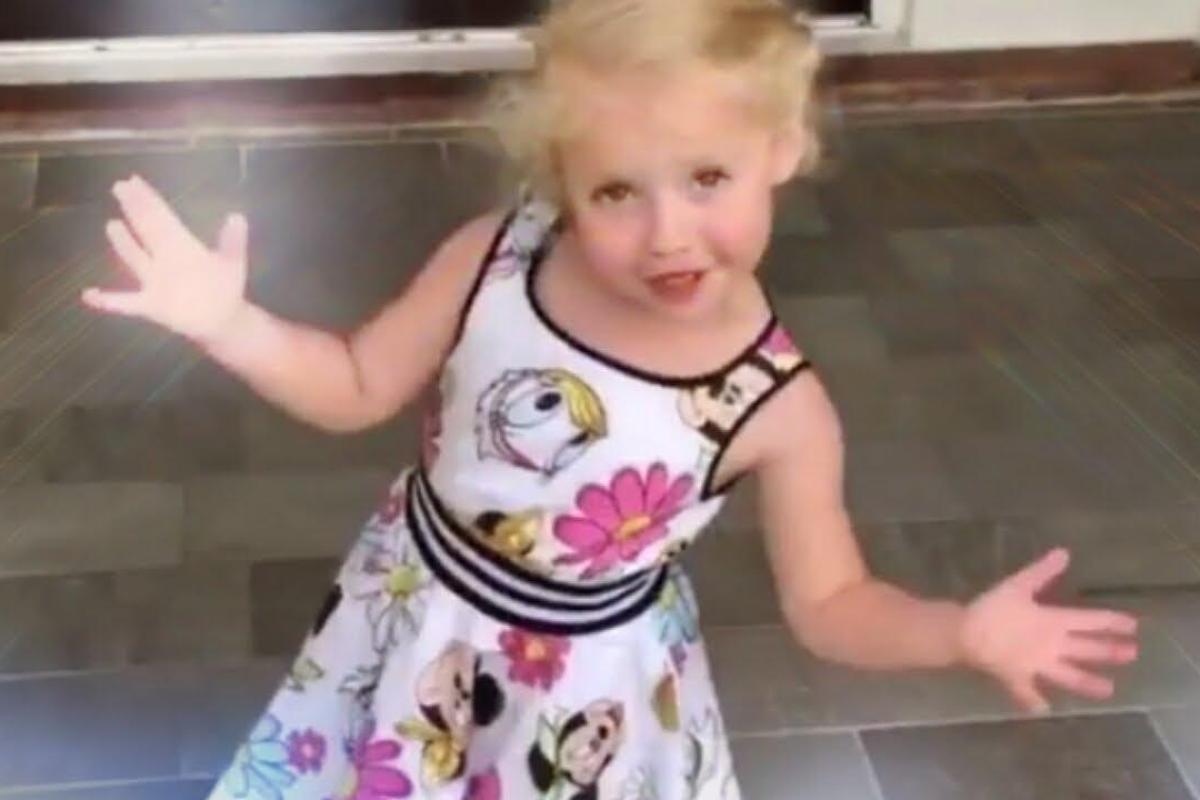 Лиза и Гарри Галкины поздравили папу с днем рождения: трогательное видео Лиза и Гарри Галкины поздравили папу с днем рождения: трогательное видео