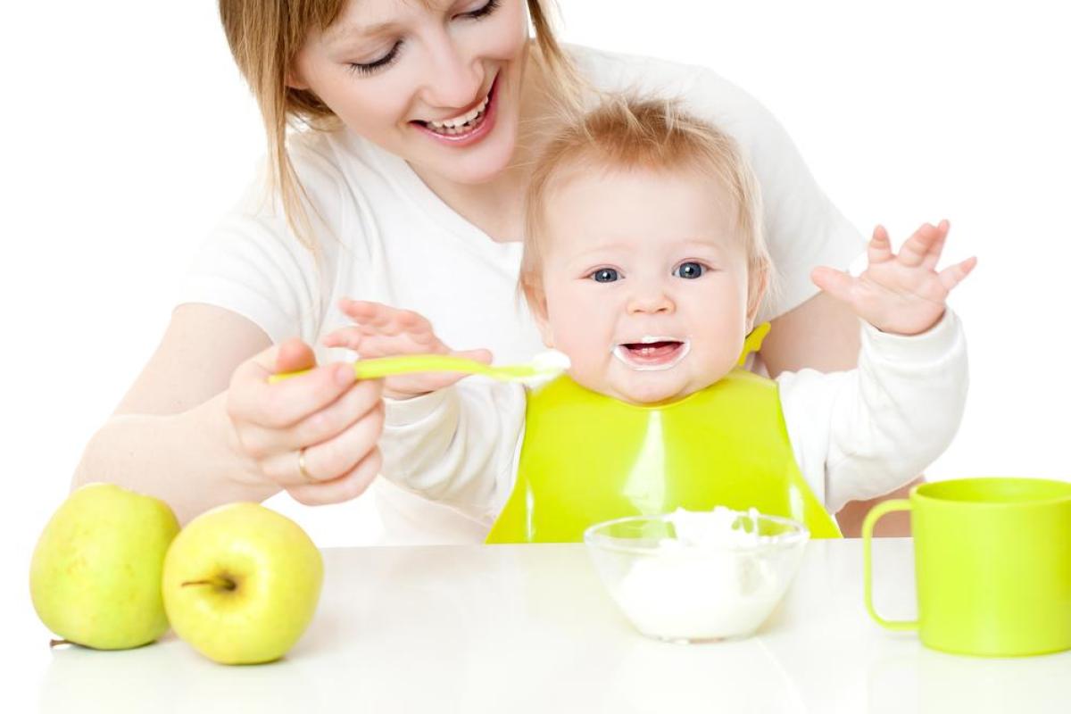 Гройсман рассказал, как государство будет компенсировать работающим родителям зарплату няни