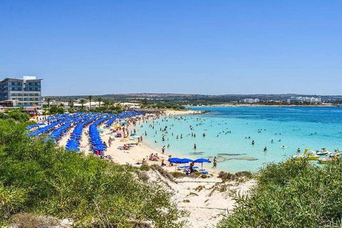 "Потерял сознание и упал в воду": украинец умер во время отдыха на Кипре