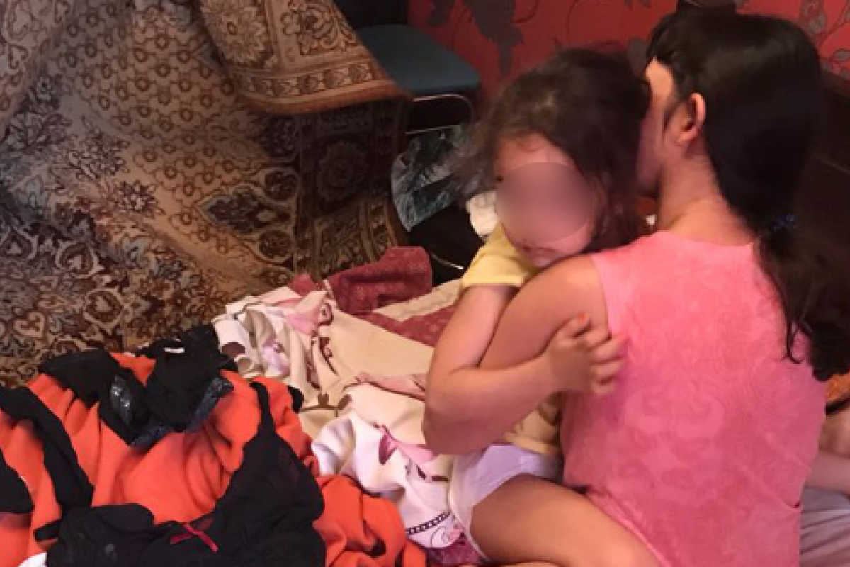 Родители насиловали 4-летнюю дочь и снимали порно: в Украине извращенцы зарабатывают на беззащитных детях Родители насиловали 4-летнюю дочь и снимали порно: в Украине извращенцы зарабатывают на беззащитных детях