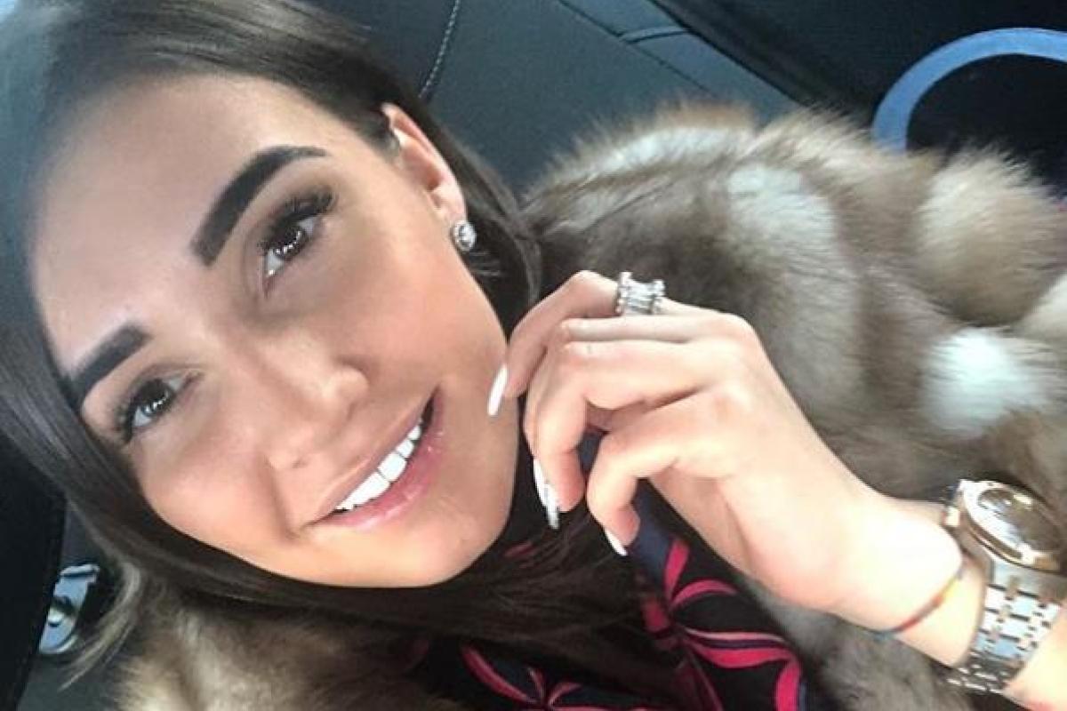 Экс-участница популярного российского шоу выпала с 19 этажа элитной московской высотки Экс-участница популярного российского шоу выпала с 19 этажа элитной московской высотки