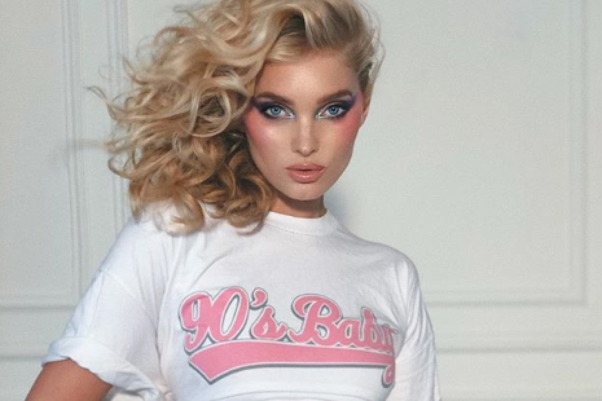 Ангел Victoria’s Secret разделась в гримерке до трусов: фото Ангел Victoria’s Secret разделась в гримерке до трусов: фото