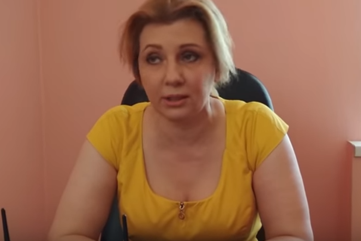 Гомофобный скандал: жену Турчинова требуют уволить с работы Гомофобный скандал: жену Турчинова требуют уволить с работы