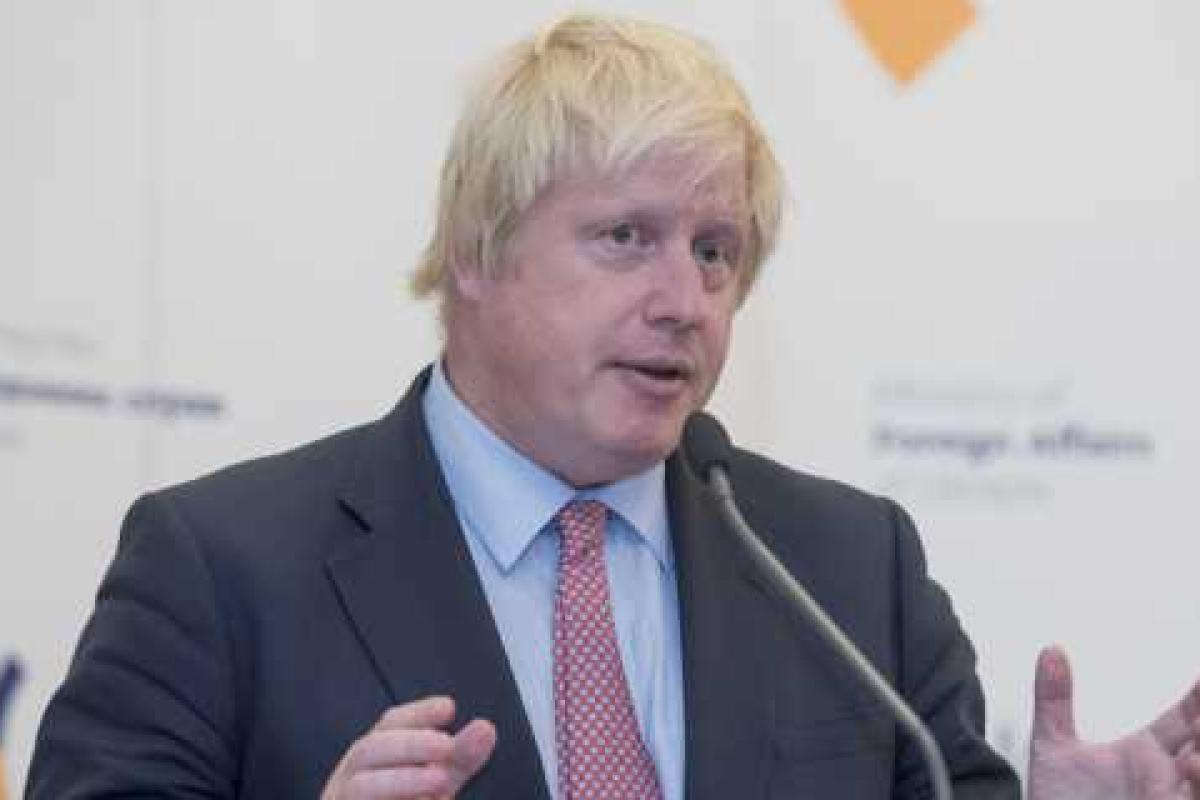 Путин назначил себя президентом всех россиян: глава МИД Британии назвал главное отличие Украины и РФ Путин назначил себя президентом всех россиян: глава МИД Британии назвал главное отличие Украины и РФ