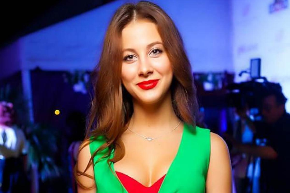 "Совсем скоро этот день": солистка «ВИА Гры» примерила свадебное платье "Совсем скоро этот день": солистка «ВИА Гры» примерила свадебное платье