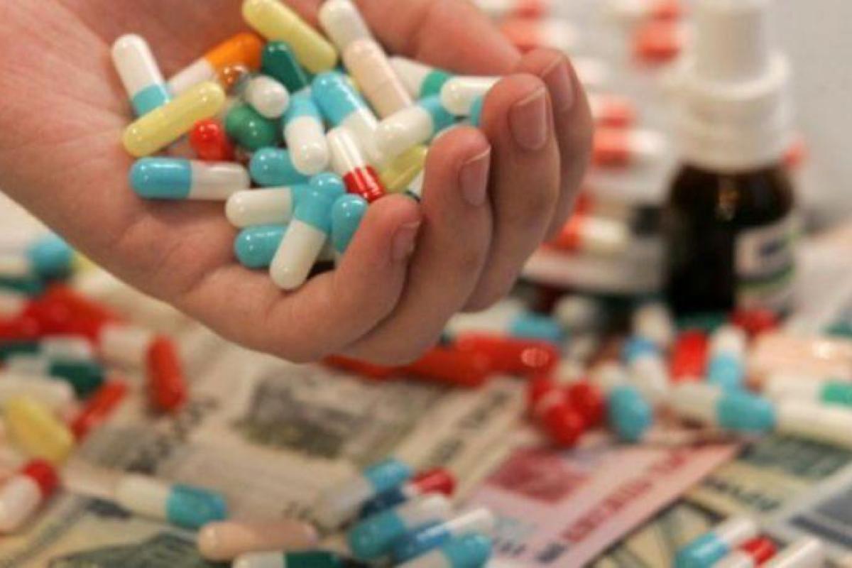 Непредвиденные побочные эффекты: В Украине запретили популярный препарат от отравлений