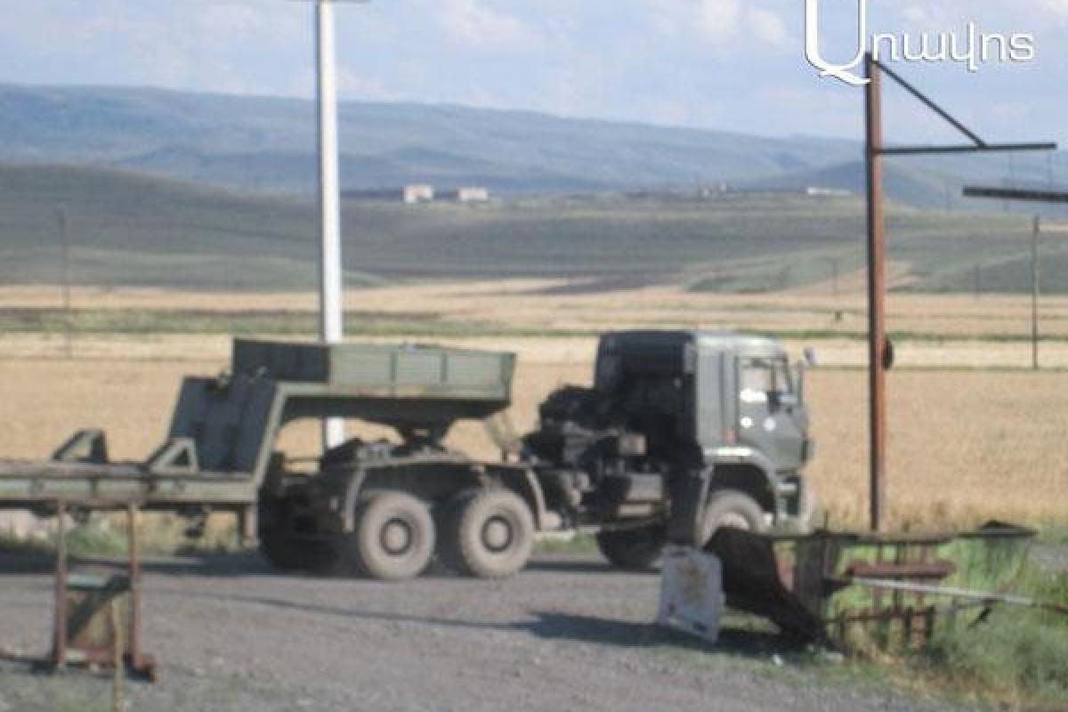 Думали, что началась война: российские военные со стрельбой ворвались в армянское село Думали, что началась война: российские военные со стрельбой ворвались в армянское село