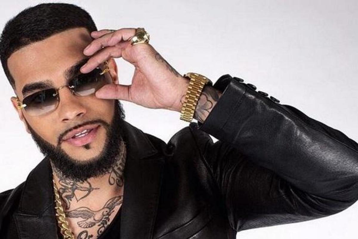 Нет времени скучать по Решетовой: Рэпер Тимати подарил кольцо другой - трогательное видео Нет времени скучать по Решетовой: Рэпер Тимати подарил кольцо другой - трогательное видео