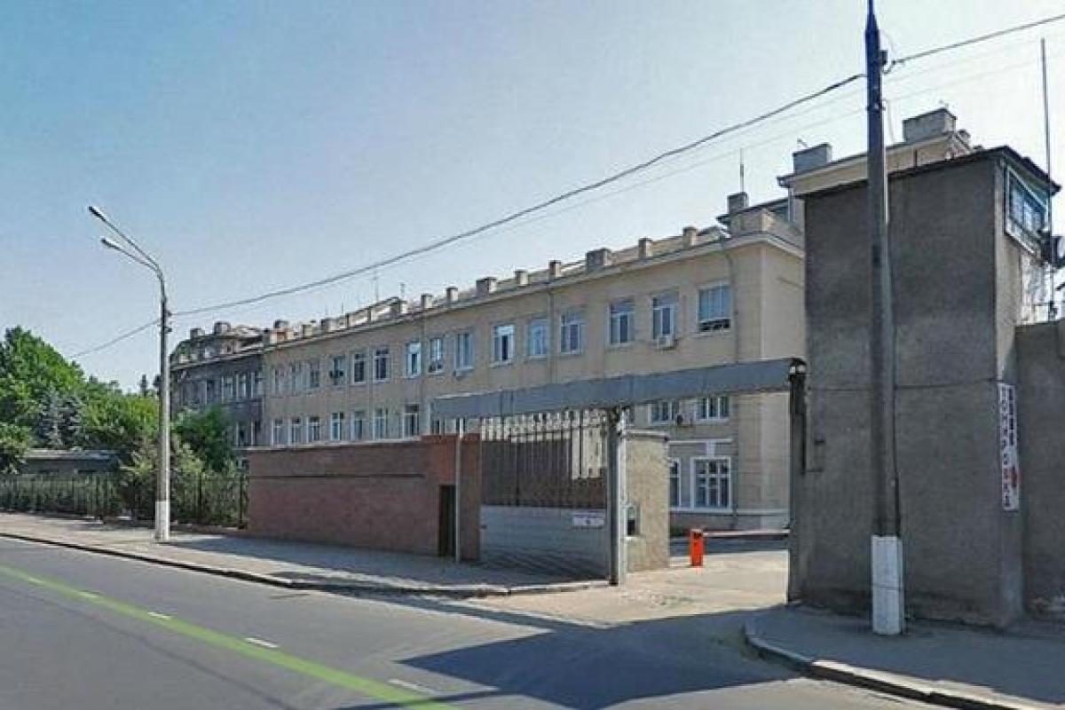 Из колонии в Одессе сбежали воры и насильник несовершеннолетней 