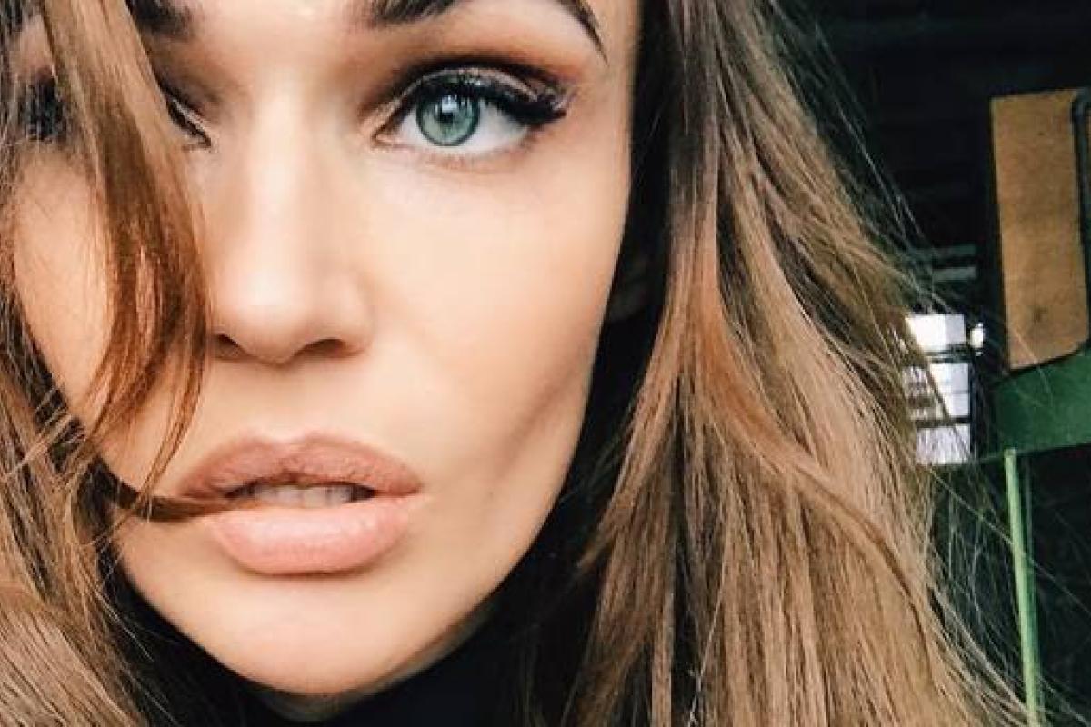 "Собачка, писающая на дерево": Водонаеву раскритиковали за пошлое фото в стиле Волочковой