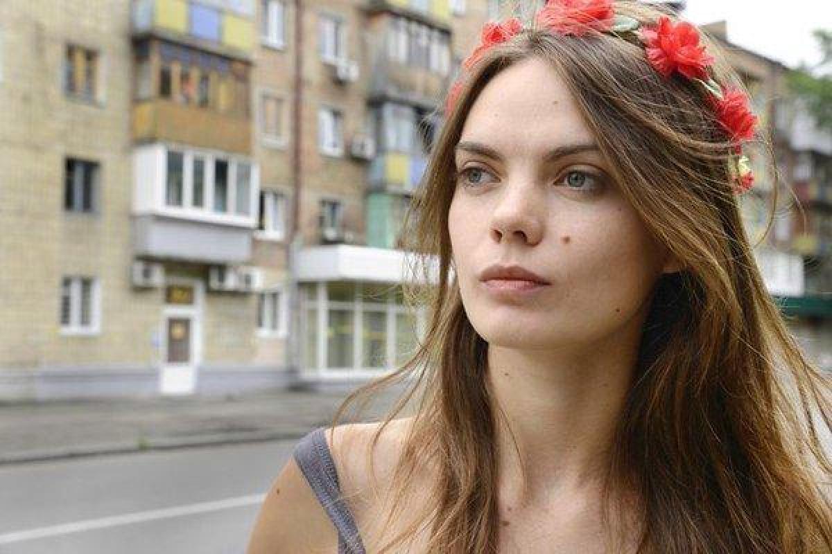 Одна из основательниц Femen покончила с собой в Париже: полиция нашла предсмертную записку 